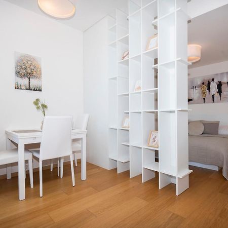 Luxury 1Bdrm On The 28Th Floor Lägenhet Bratislava Exteriör bild
