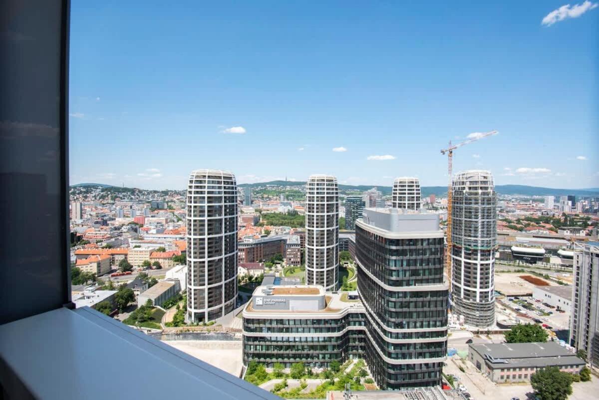 Luxury 1Bdrm On The 28Th Floor Lägenhet Bratislava Exteriör bild