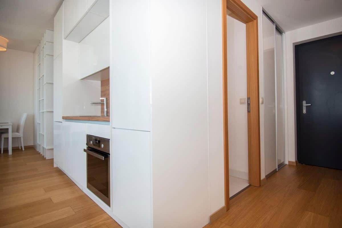 Luxury 1Bdrm On The 28Th Floor Lägenhet Bratislava Exteriör bild