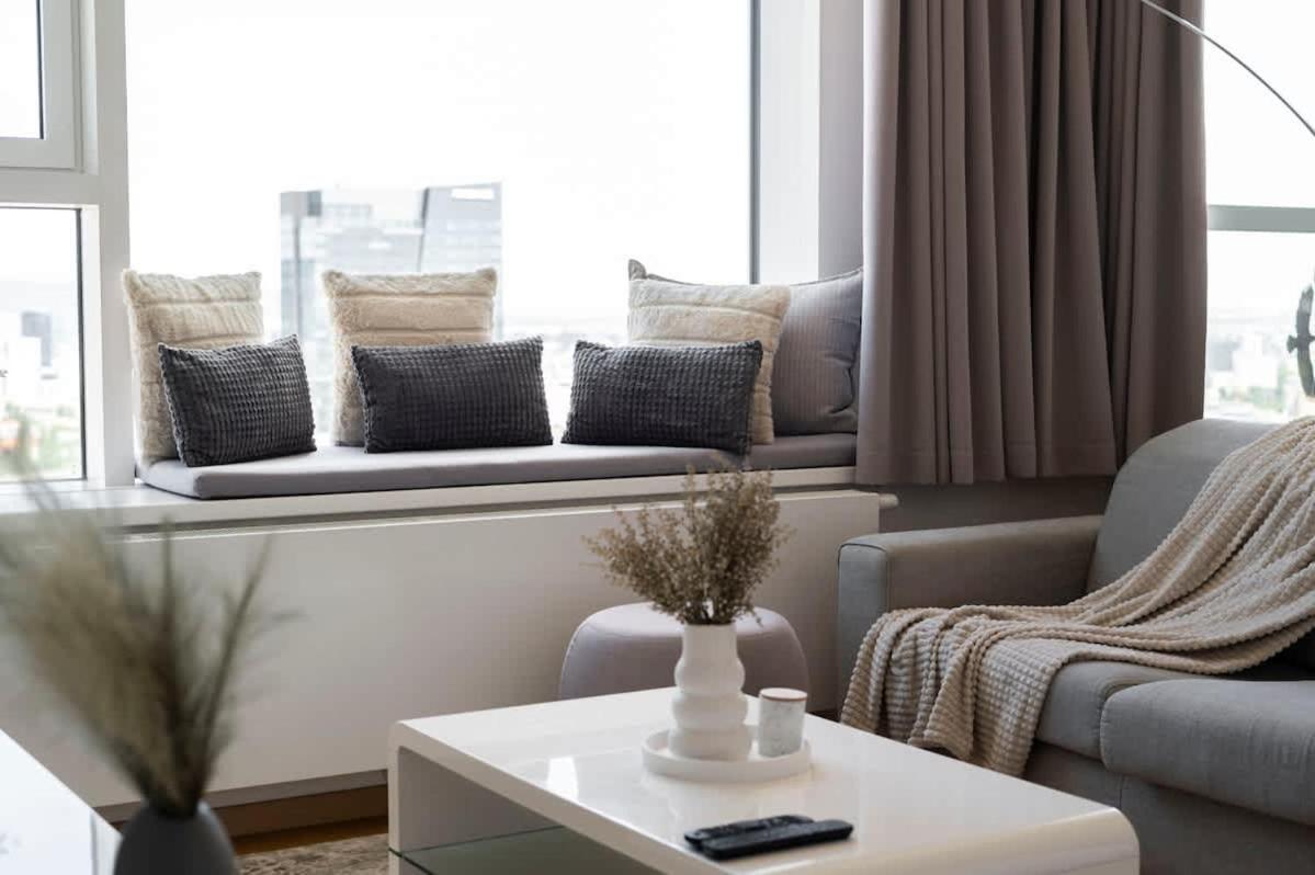 Luxury 1Bdrm On The 28Th Floor Lägenhet Bratislava Exteriör bild